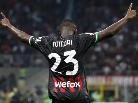 Bayern nhận được 'gáo nước lạnh' khi hỏi mua trung vệ Tam Sư