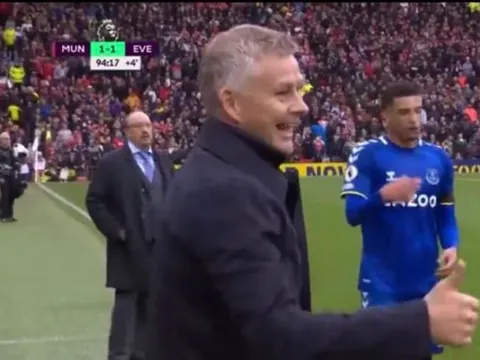 Fan M.U: 'Ole đang trừng phạt Man United sau chuỗi ngày Sir Alex cho dự bị'
