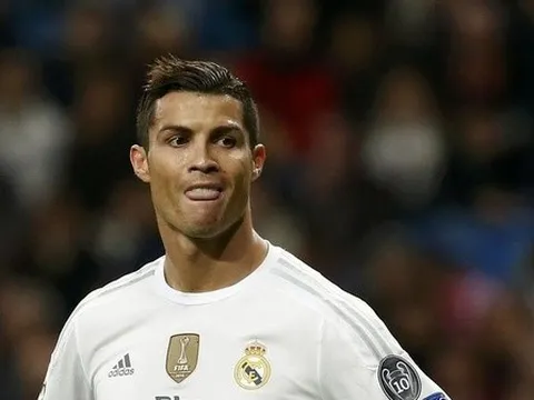 Fan Ronaldo nổi giận với Real Madrid