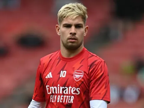 Smith Rowe dứt áo ra đi