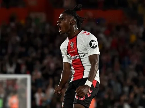 Chelsea để mắt đến ngọc quý được Pep khen ngợi