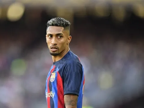 Raphinha gật đầu với Arsenal