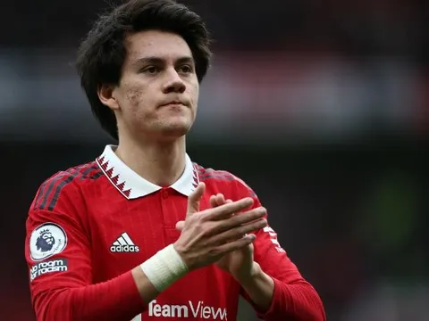 FC Twente kiên trì theo đuổi sao M.U