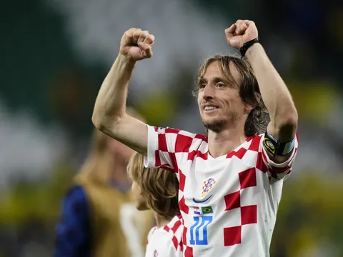 Croatia: Gã khổng lồ mang hình hài tí hon