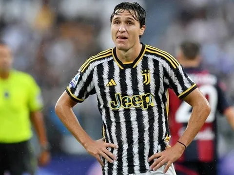 Juve chơi 'nước đôi' với Chiesa