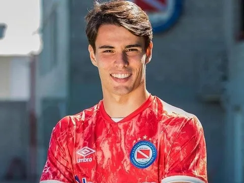 Real Madrid bất ngờ trước động thái của con trai huyền thoại