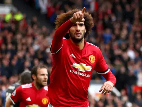 Cựu cầu thủ Man United, Everton giải nghệ