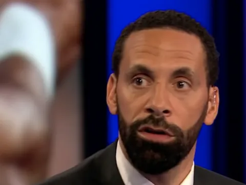 Điều gì đã xảy ra với Rio Ferdinand ngày West Ham đánh bại Chelsea?