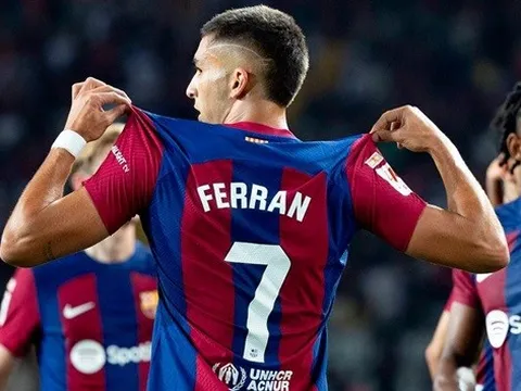 Ferran Torres sẽ là giải pháp trên hàng công Barcelona mùa này