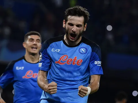 Chelsea, Liverpool phát sốt với Salah 2.0