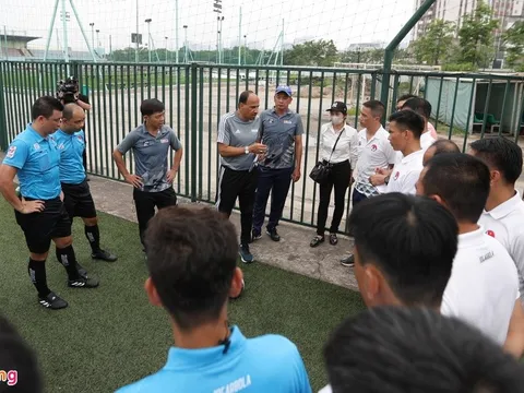 FIFA khen trọng tài Việt Nam học nhanh VAR