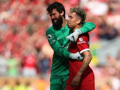 Firmino bật khóc ở trận đấu cuối cùng tại Anfield