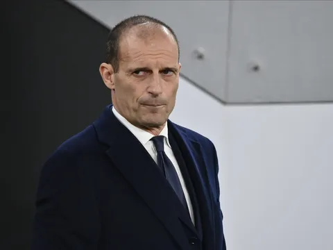 Allegri không từ chức ở Juventus
