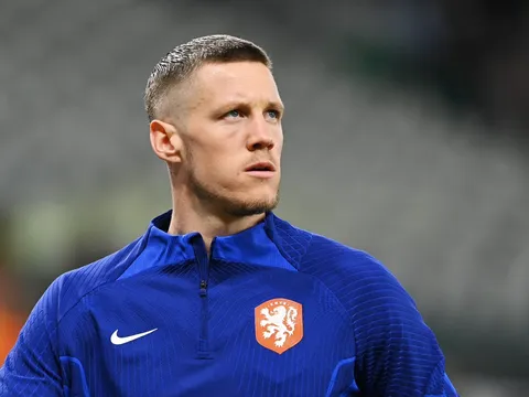 Weghorst mang đến cho M.U 3 điều Martial không có