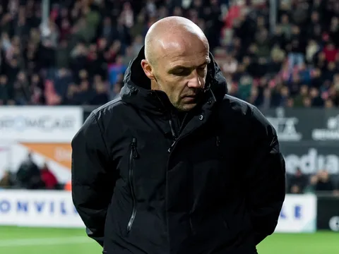 CHÍNH THỨC! Ajax sa thải HLV thay Ten Hag chỉ sau nửa mùa