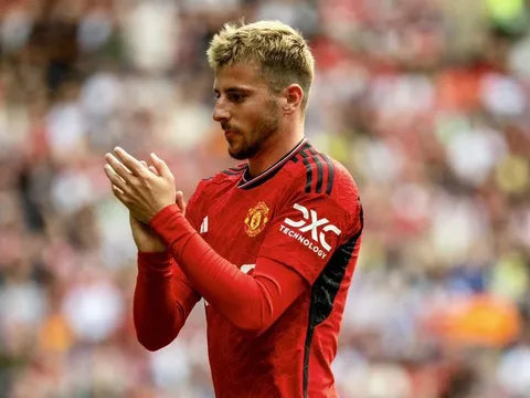 Man Utd mang về 'bom xịt', đẩy đi bản HĐ chất lượng không kém Elanga