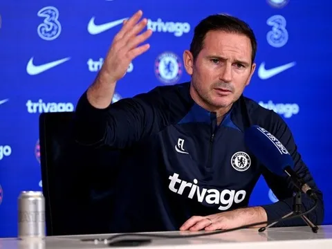 Ian Wright khuyên Lampard sử dụng vũ khí bị lãng quên của Chelsea