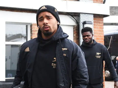 Siêu viện binh lần đầu tái xuất ở đội hình Arsenal