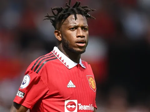 Fred hóa 'quái thú' trước Fulham