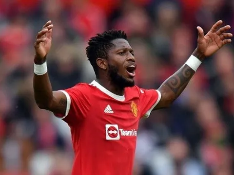 HLV Fenerbahce thông tin bất ngờ về Fred