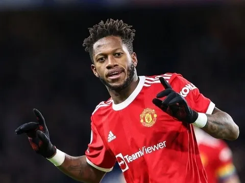 Fred thẳng tay loại bộ tứ vệ thảm họa của Man Utd