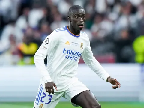 Vinicius Junior ca ngợi người hùng thầm lặng của Real