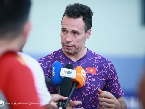 'Phải đá với đội mạnh mới giúp cho VĐV tiến bộ'