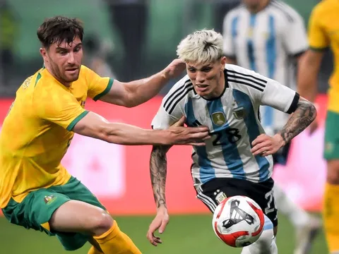 Ra mắt đội tuyển, 'báu vật' M.U được hết lời ca ngợi