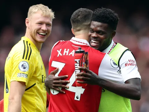 NÓNG! Romano tiết lộ điều kiện Arsenal chiêu mộ liên tiếp 2 tiền vệ
