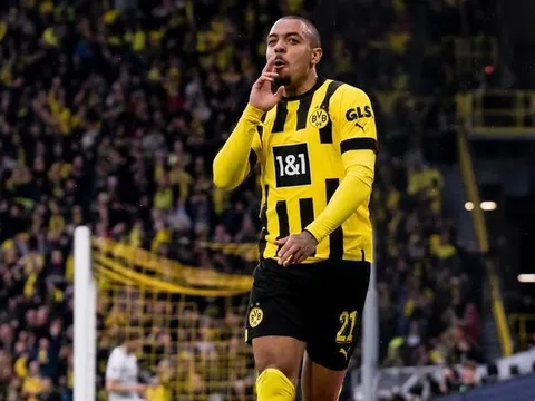 Diễn biến vụ Liverpool - Donyell Malen