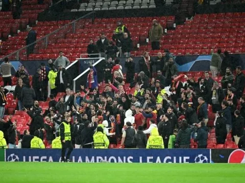 NÓNG! UEFA trừng phạt Galatasaray