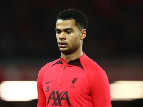 Liverpool nhận cảnh báo về thương vụ Gakpo