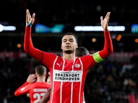 Gakpo chọn huyền thoại Arsenal làm hình mẫu