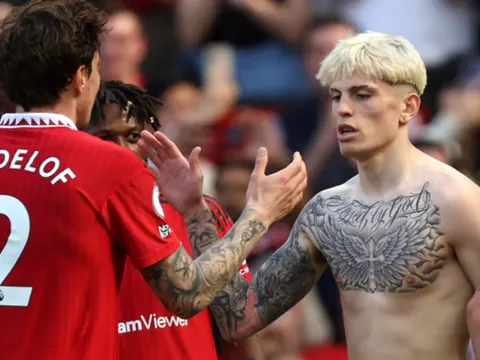 Neves choáng ngợp trước 4 cầu thủ Man Utd
