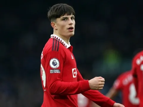 Garnacho: Đứt gánh giữa đường