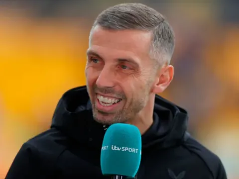 Gary O’Neil nói thẳng về khả năng thay thế Ten Hag