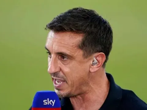 Gary Neville nêu cái tên phải chịu trách nhiệm cho sự hỗn loạn ở Man United