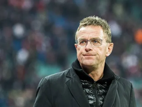 Gary Neville nói gì khi Ralf Rangnick đến Man Utd?