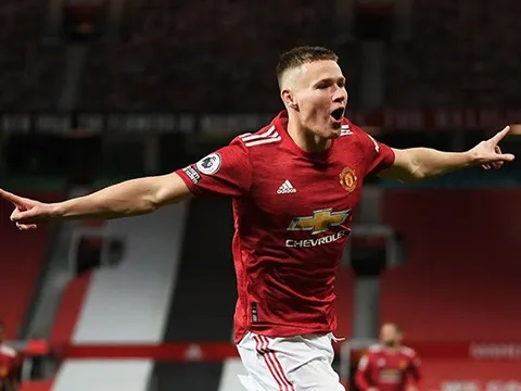 Gary Neville so sánh McTominay với 2 huyền thoại của Man Utd