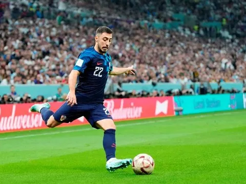 Gary Neville khen ngợi ngôi sao Croatia được M.U theo đuổi