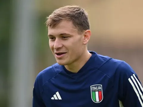 Gerrard, Carragher nói gì về Barella?