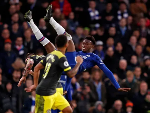 Thua đau, fan Chelsea nổi khùng: "Tồi tệ! Cậu ta chỉ còn là 1 cái bóng"