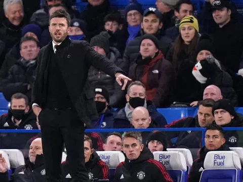Lý do Carrick cho Ronaldo dự bị