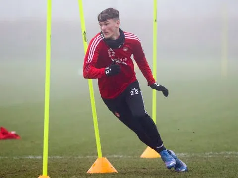 Calvin Ramsay ghi bàn đầu tiên cho Liverpool