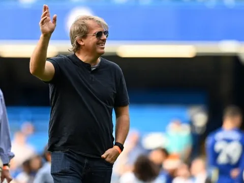 Tại sao các câu lạc bộ Premier League chi rất nhiều sau Brexit?