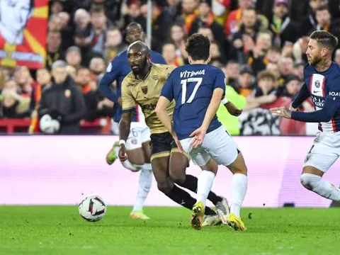 Hạ PSG, HLV Lens gửi lời tuyên chiến đến toàn thể Ligue 1