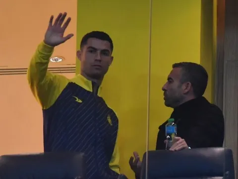 Ronaldo bỏ về giữa chừng khi dự khán trận đấu của Al Nassr