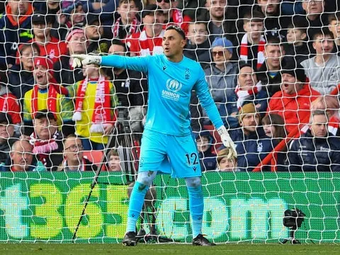 HLV PSG hé lộ lý do Keylor Navas chuyển đến Nottingham
