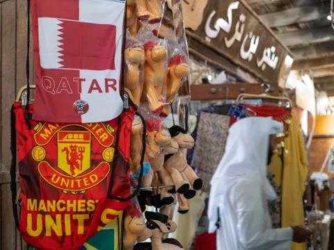'Chủ Qatar sẽ làm khác với nhà Glazer ở Man Utd'
