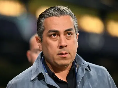 Vì sao chủ sở hữu Chelsea đến thăm phòng thay đồ sau mỗi trận đấu?